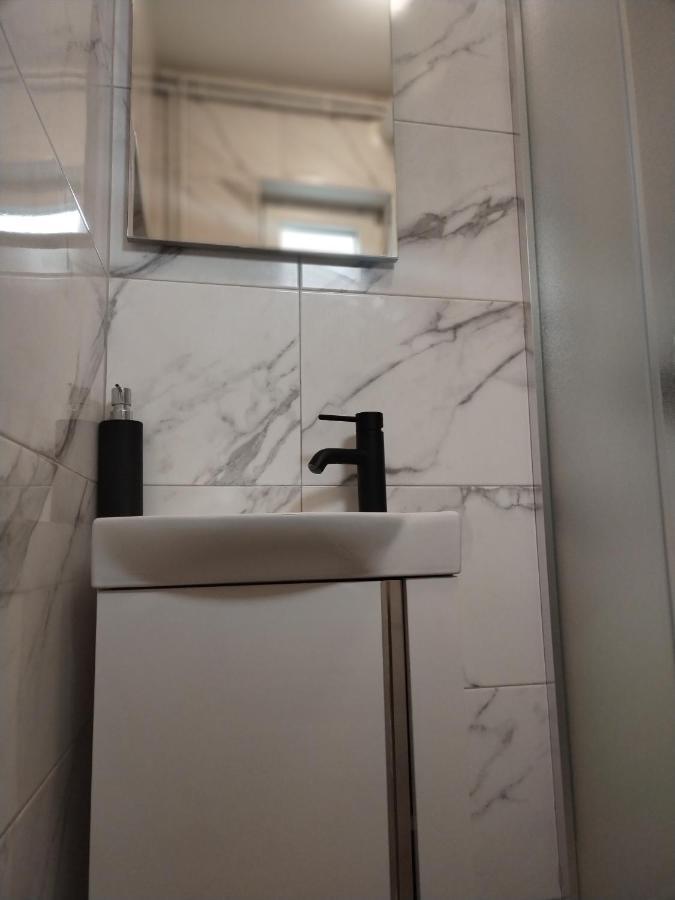 Studio Apartman Oboj Maksimir Self Check In Zagreb Ngoại thất bức ảnh